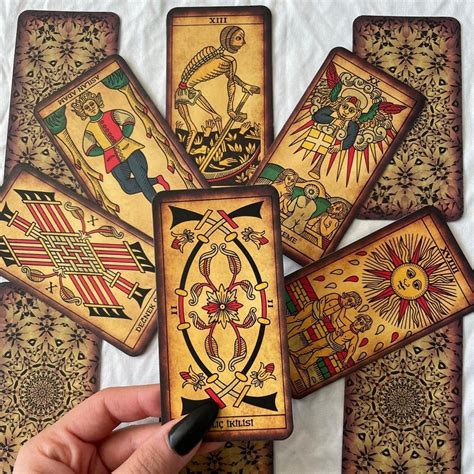 latin tarot reading